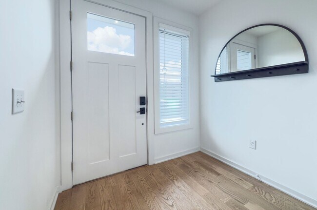 Foto del edificio - 2737 Shenandoah Ave