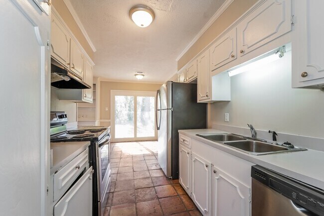 Building Photo - Beautiful 4 Bedroom in Jackson