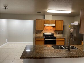 Building Photo - 9311 Parkmore Dr