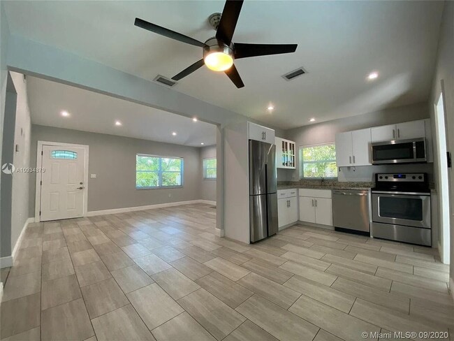 Foto del edificio - 2631 SW 30th Ct