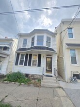 Building Photo - 247 S 8th St