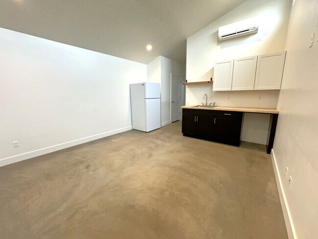Foto del edificio - 840 N Maple St