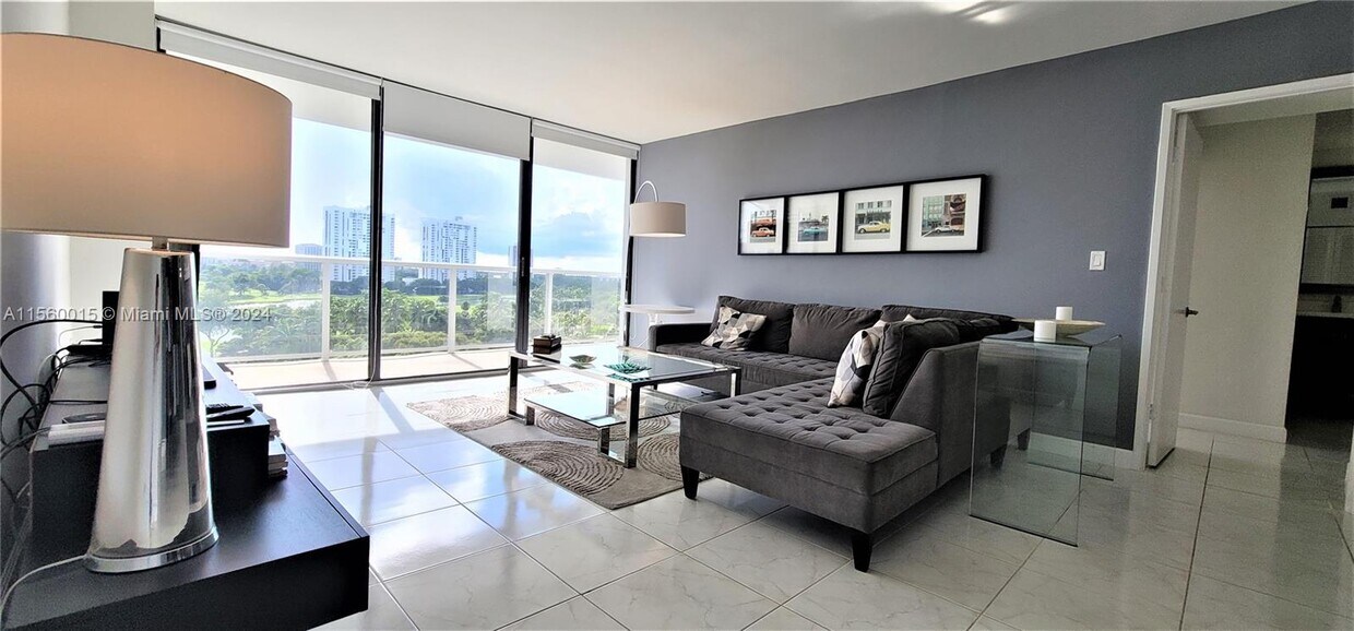 Foto principal - 3731 N Country Club Dr