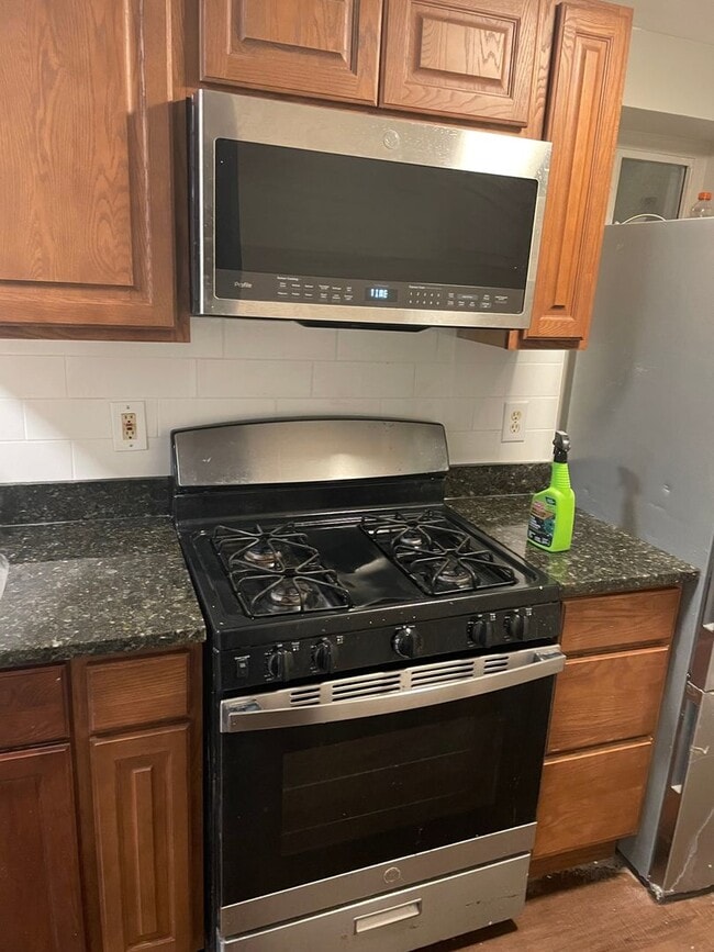 Building Photo - Large Studio  in Poughkeepsie