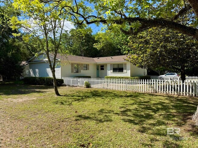 Foto del edificio - 382 Pecan Ave