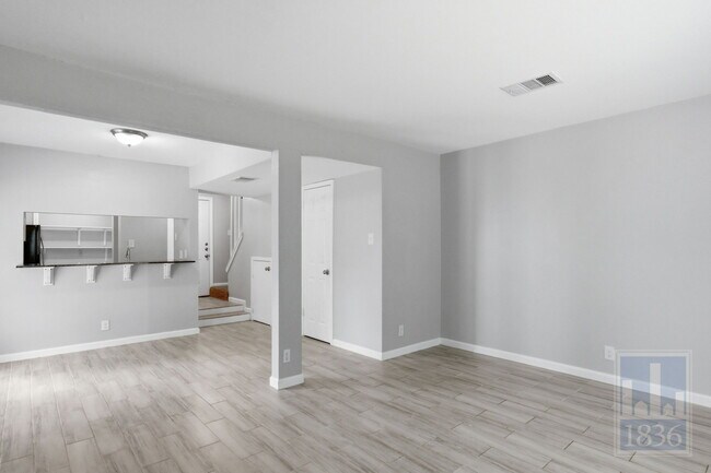 Foto del edificio - 8108 Hood Cir