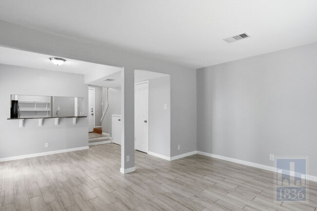 Building Photo - 8108 Hood Cir