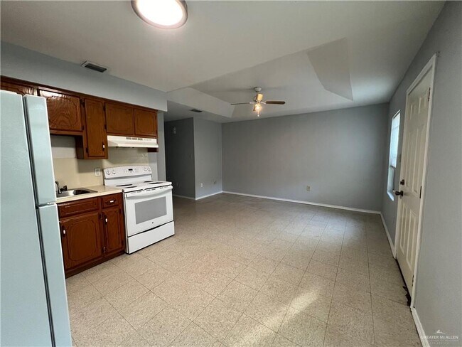 Building Photo - 1219 Keralum Ave