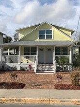 Building Photo - 30 S Oleander Ave