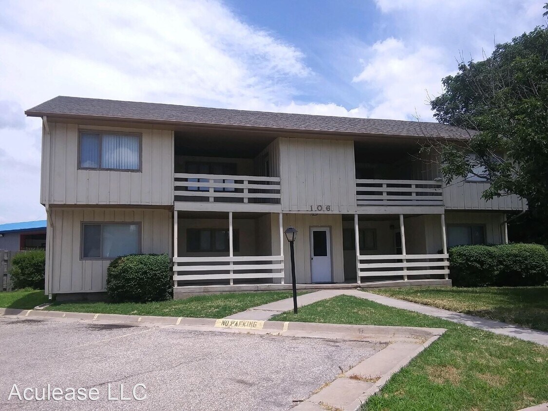 Primary Photo - 108 Cherry Hills Ct