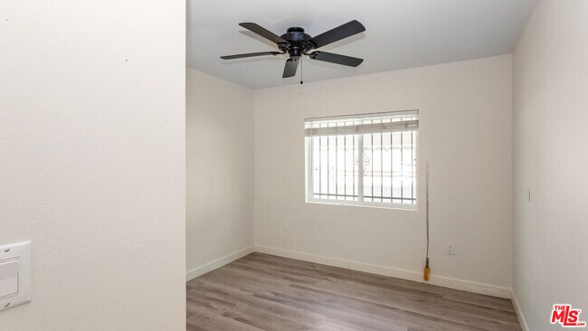 Foto del edificio - 601 W 49th St