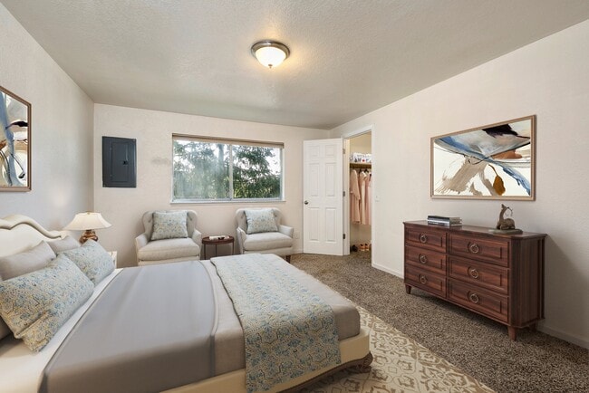 Building Photo - Evergreen Grove