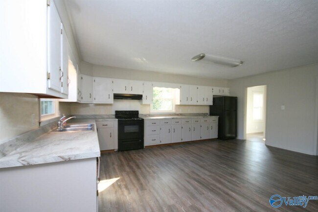Foto del edificio - 8848 Sims Rd