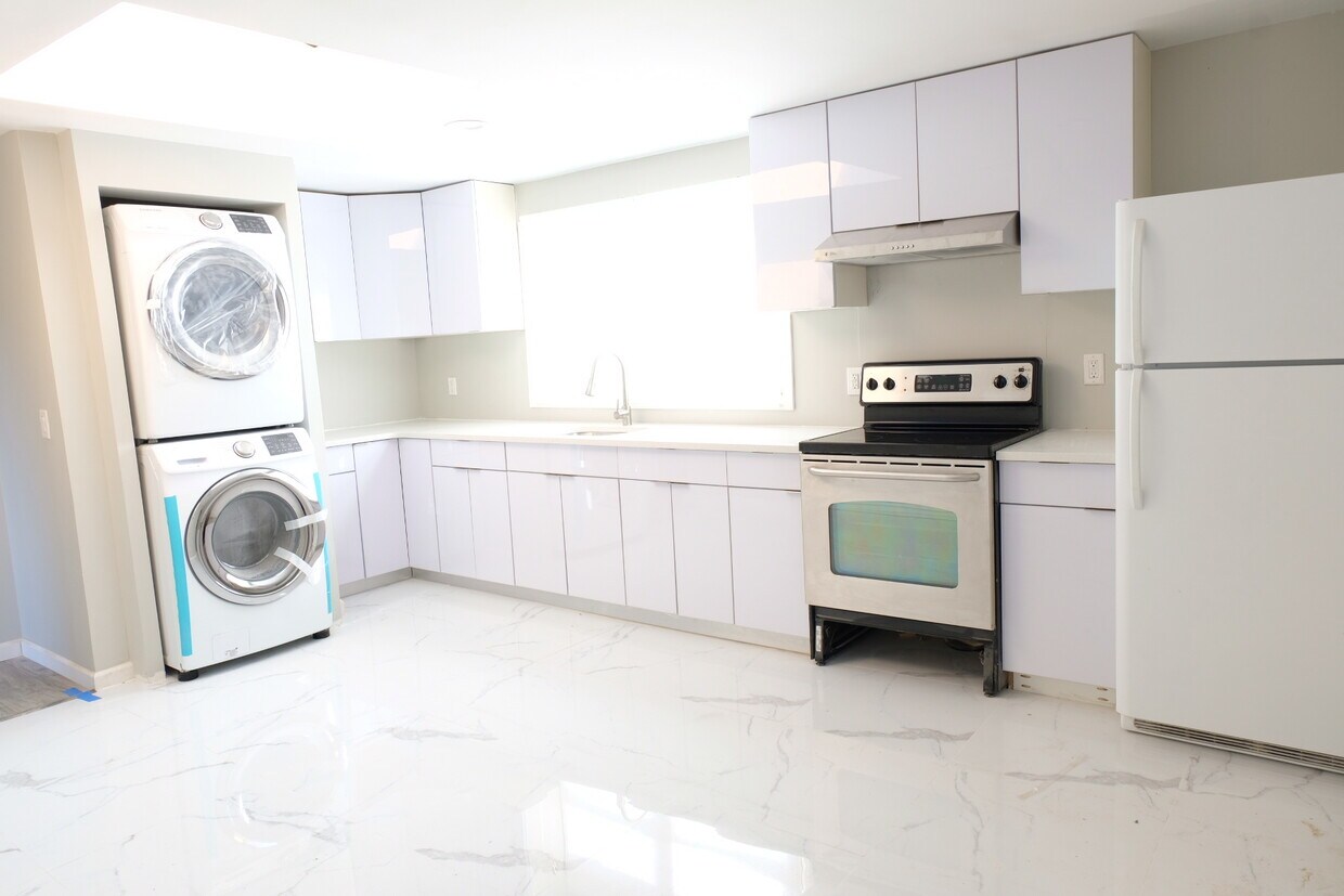 19 Amber Ln Unit 2, Levittown, NY 11756 Apartments in Levittown, NY