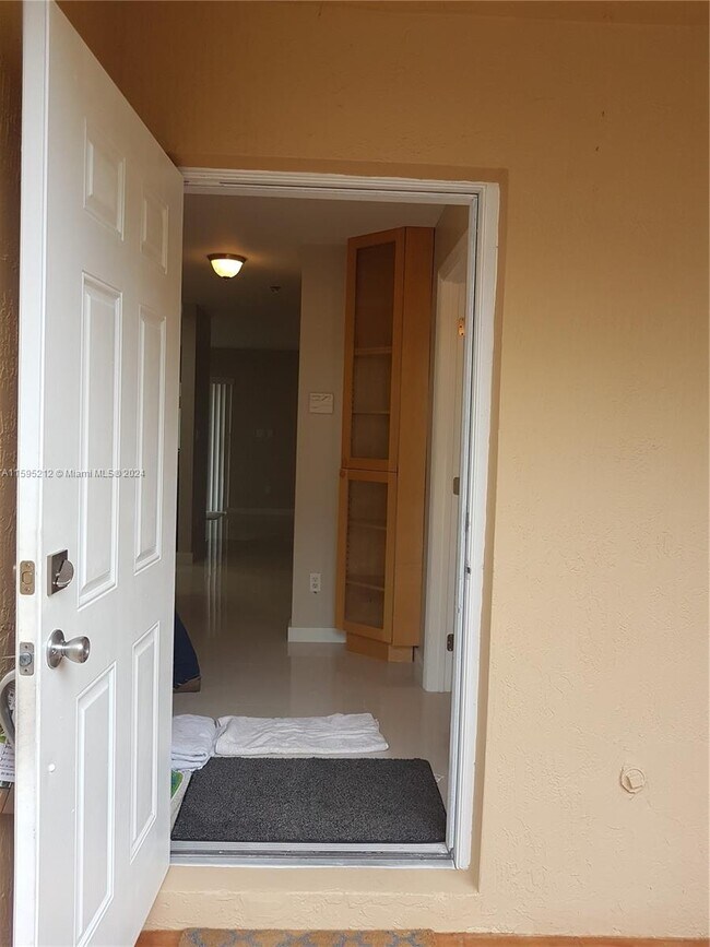 Building Photo - 17512 SW 139th Ct