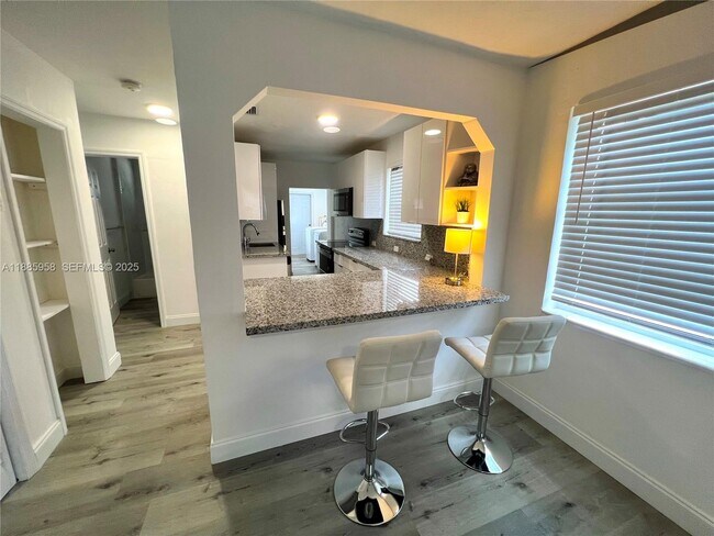 Foto del edificio - 140 NW 124th St