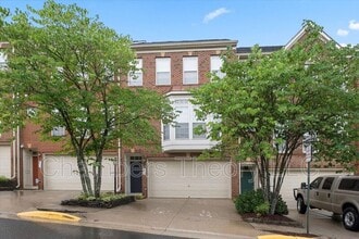 Building Photo - 8436 Kirby Lionsdale Dr