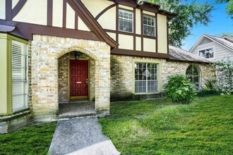 Building Photo - 10903 Tupper Lake Dr