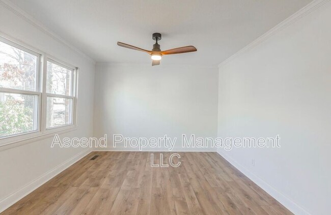 Foto del edificio - 8514 Maplewood Trail