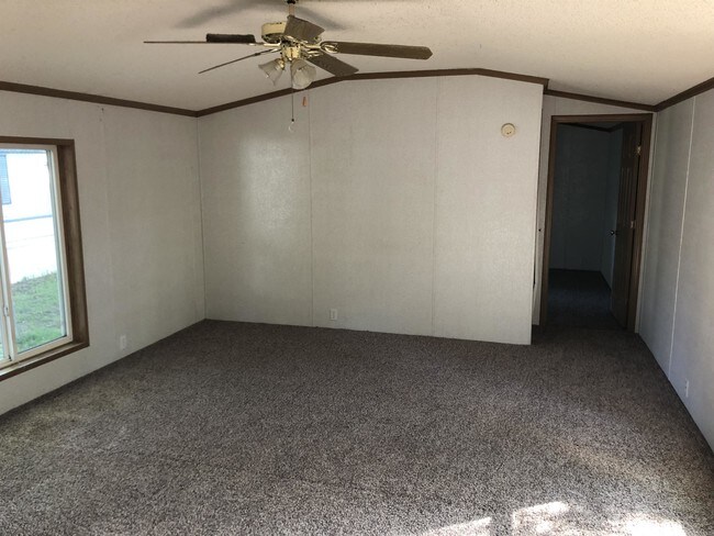 Building Photo - 7131 Green Oak Dr