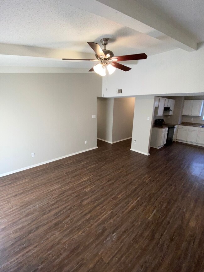 Building Photo - 101 Briarfield Cove
