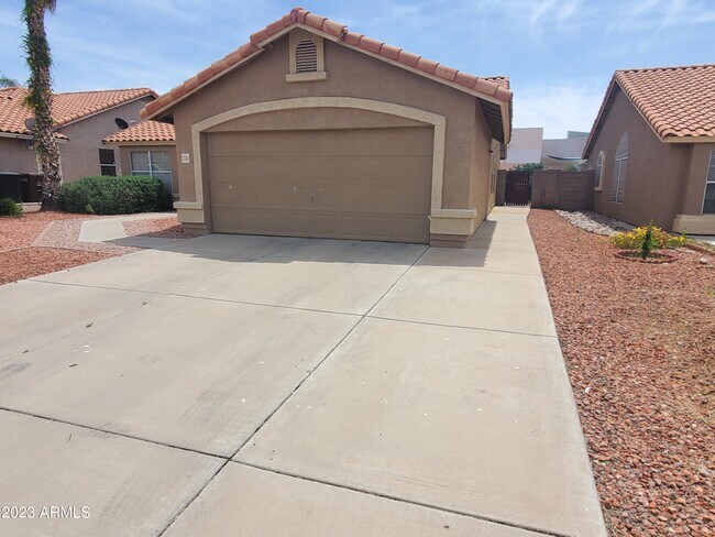 Building Photo - 7541 W Calavar Rd