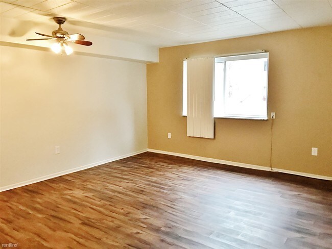 Building Photo - 305 N Negley Ave