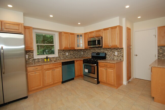 Foto del edificio - 16 Lundy Ln