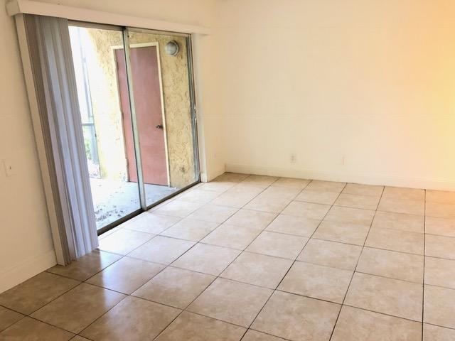 Foto del edificio - 4447  Treehouse Lane 17-D