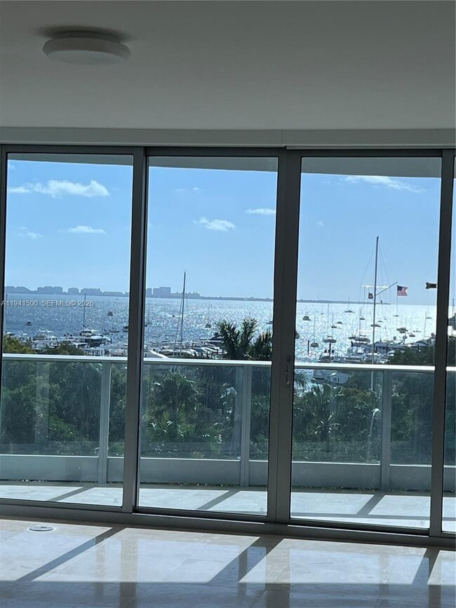 Foto del edificio - 2627 S Bayshore Dr