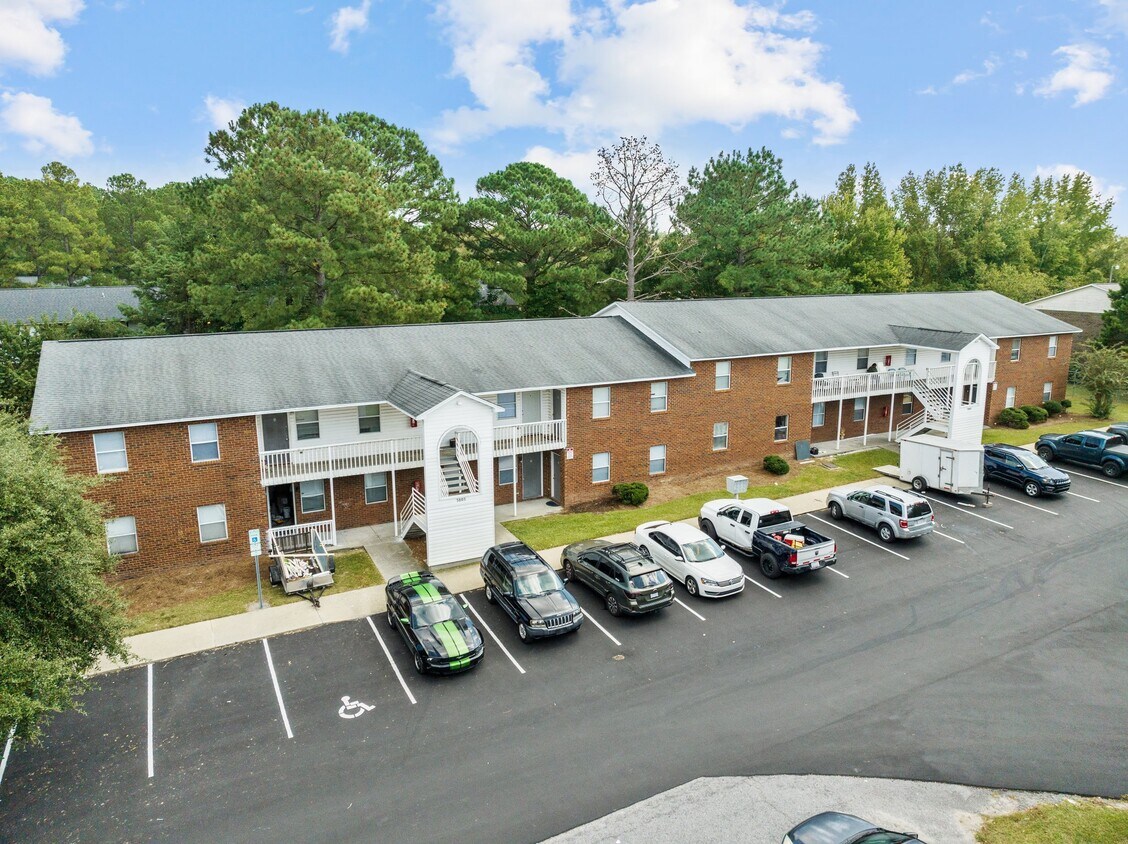 3005 Caldwell Ct Unit 4, Greenville, NC 27834 Room for Rent in