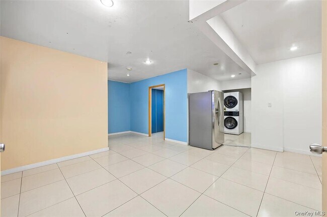 Foto del edificio - 106-07 Northern Blvd