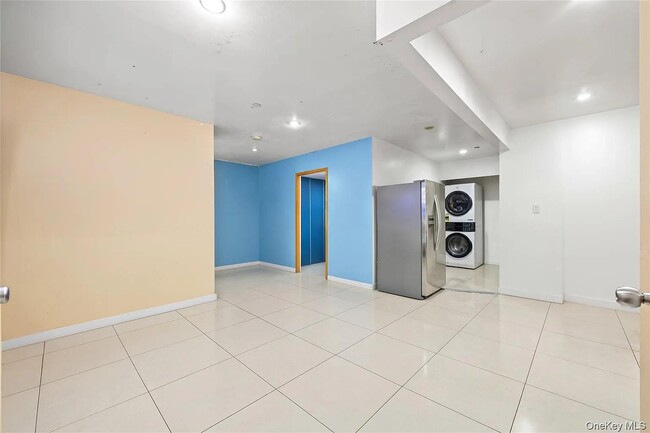 Building Photo - 106-07 Northern Blvd