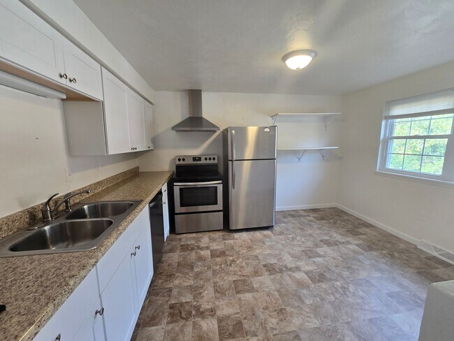 Foto del edificio - 3 Bedroom Townhouse in Hempfield School Di...