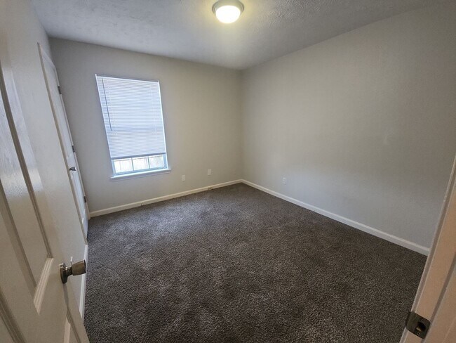 Foto del edificio - 14 Countryside Dr