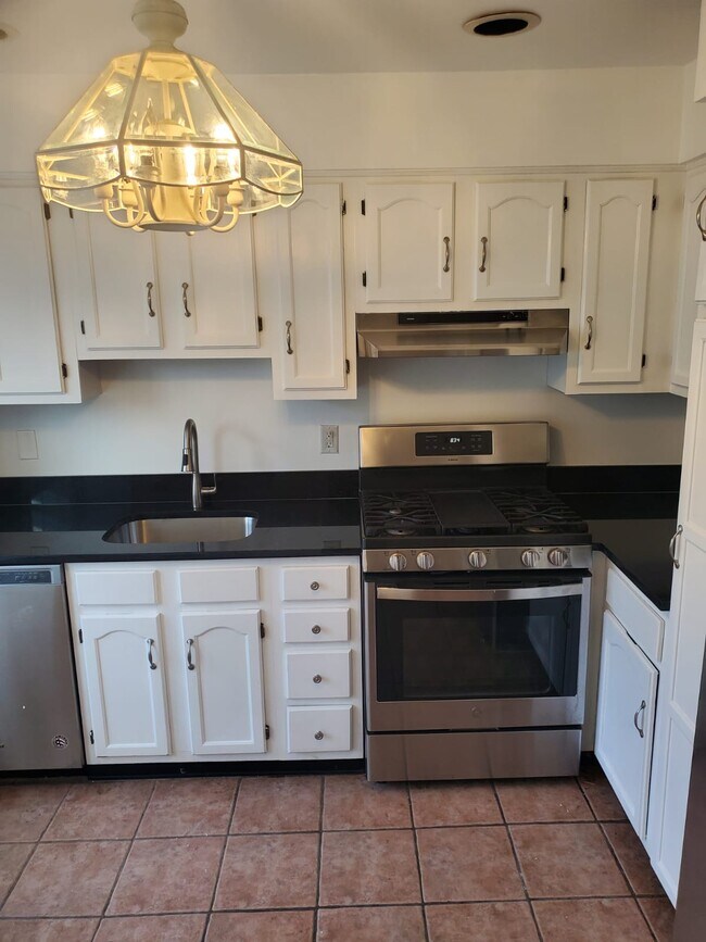 Foto del edificio - 551 Clubhouse Ct