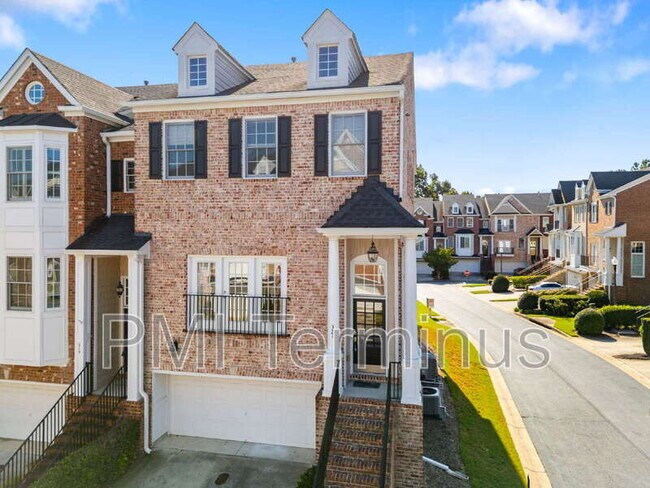 Building Photo - 321 Creekbank Way SE