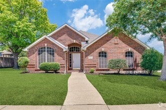 Building Photo - 6023 Vista Ln