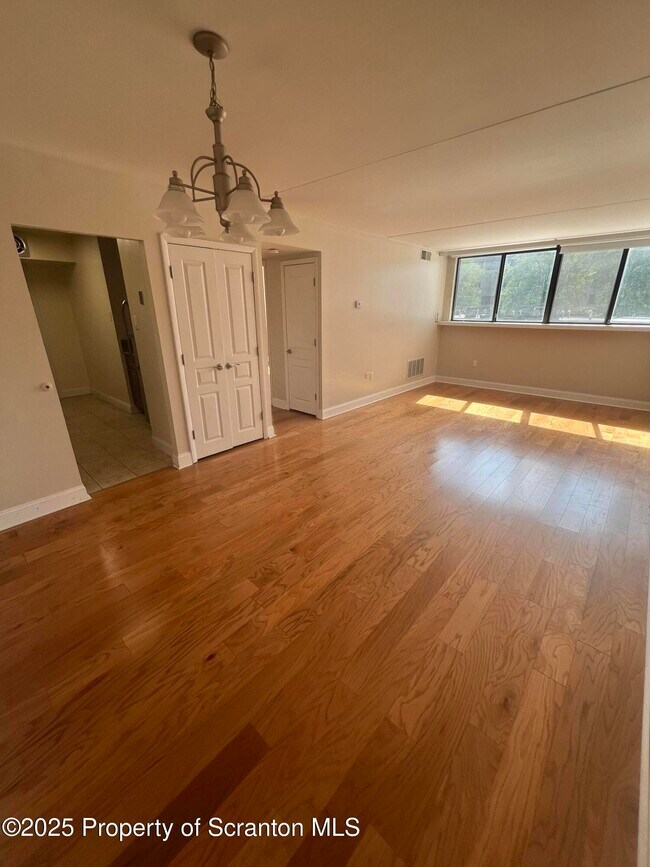 Foto del edificio - 220 Linden St