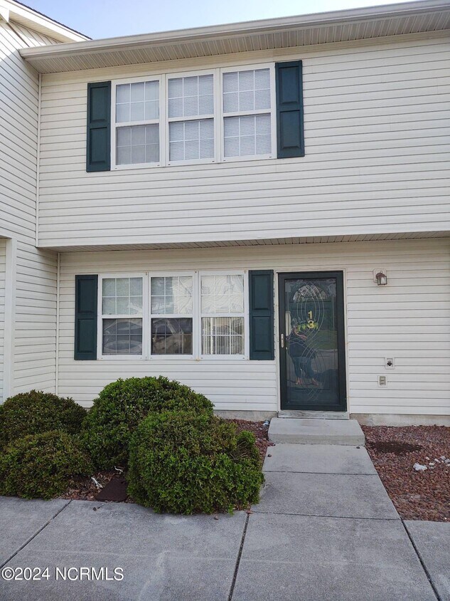 13 Pirates Cove Dr, Swansboro, NC 28584 Townhome Rentals in Swansboro