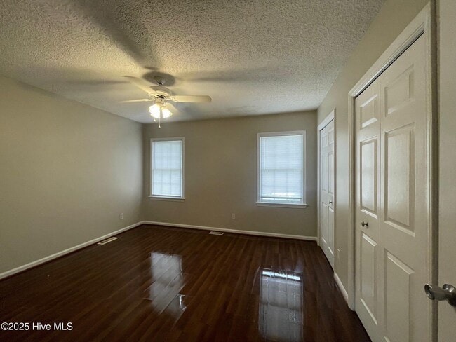 Building Photo - 1109 Grovemont Dr