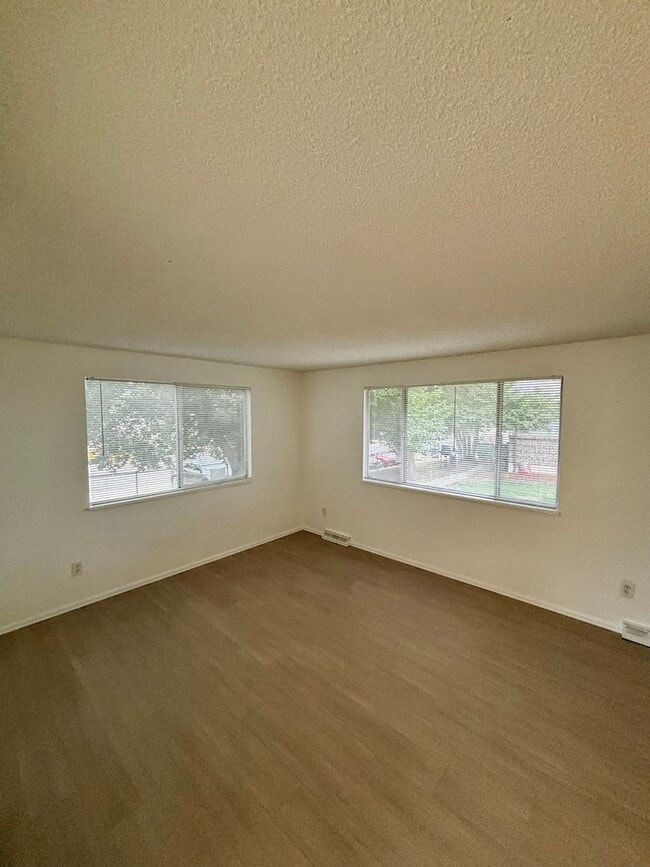 Building Photo - 4337/4339 W. Custer Place