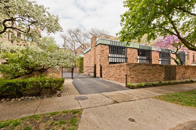 Photo - 588 W Hawthorne Pl Apartment