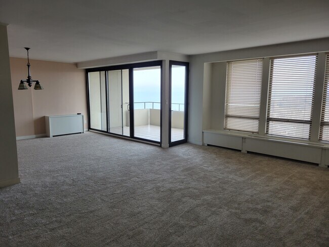 Unit_Dining/Living room/Balcony - 1 Bratenahl Pl