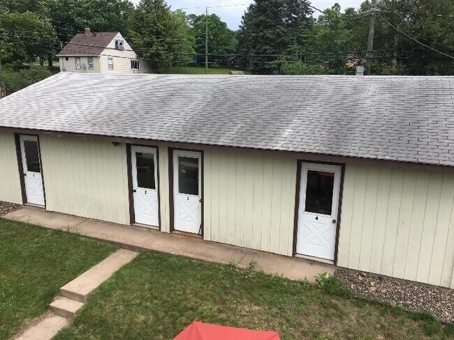Garage Entrance - 422 W Walnut St