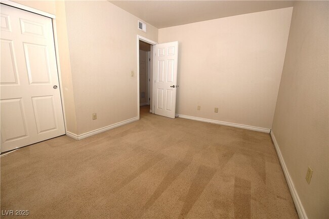 Building Photo - 5405 Indian River Dr