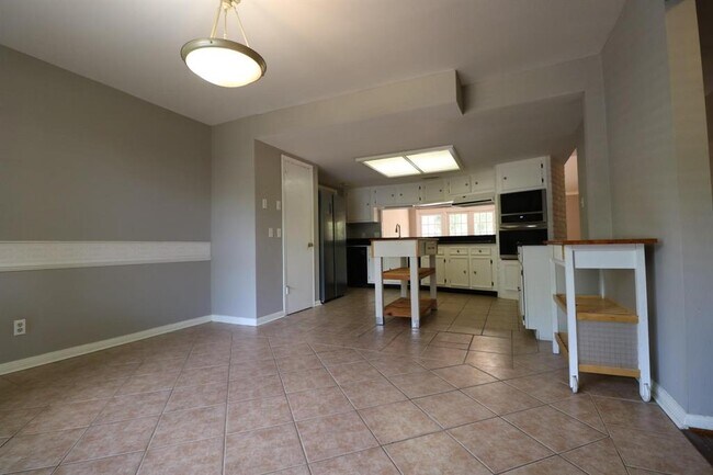 Building Photo - 14007 Kimberley Ln
