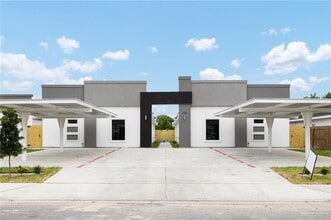 Building Photo - 428 Acacia St