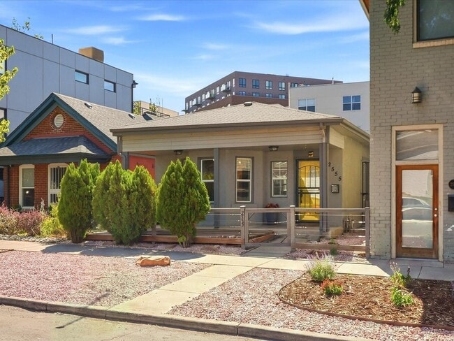 Building Photo - 2555 N Clarkson St