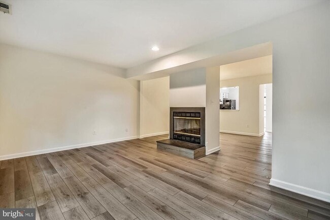 Building Photo - 13 Janwall Ct